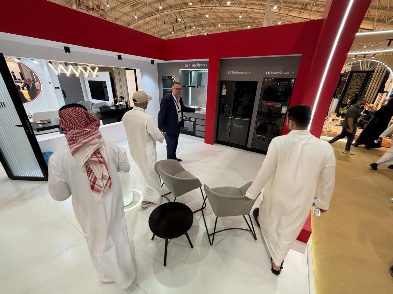 ضمن إطار مساعيها لتعزيز شراكاتها في المملكة  إل جي إلكترونيكس السعودية تستعرض حلولها المتطورة في ملتقى شبكة الضيافة ومعرض “اندكس السعودية”
